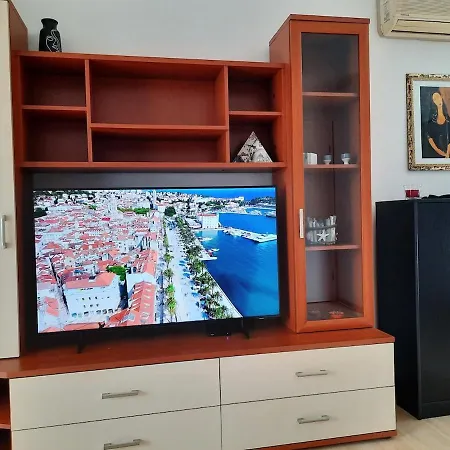 شقة Nia Apartment,